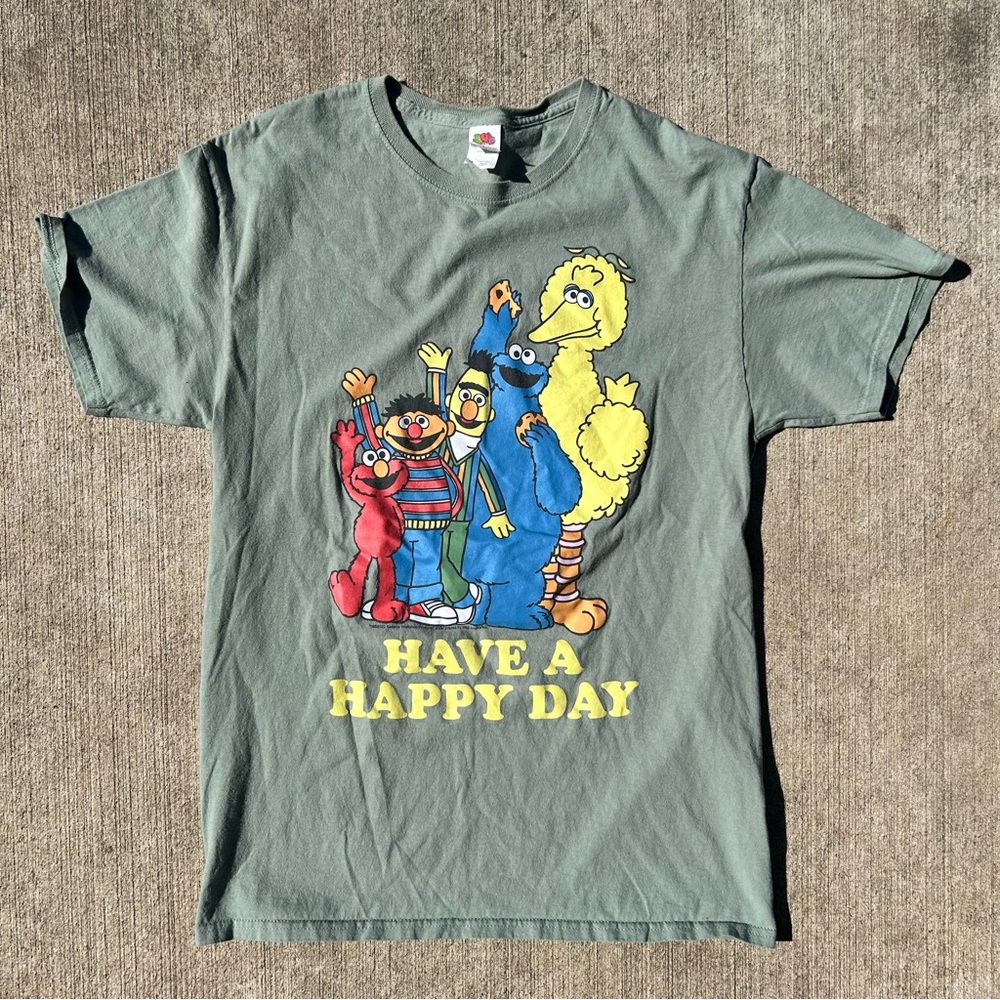Sesame Street Hanes T-Shirt Medium Green Short Sleeve Have A Happy Day Elmo